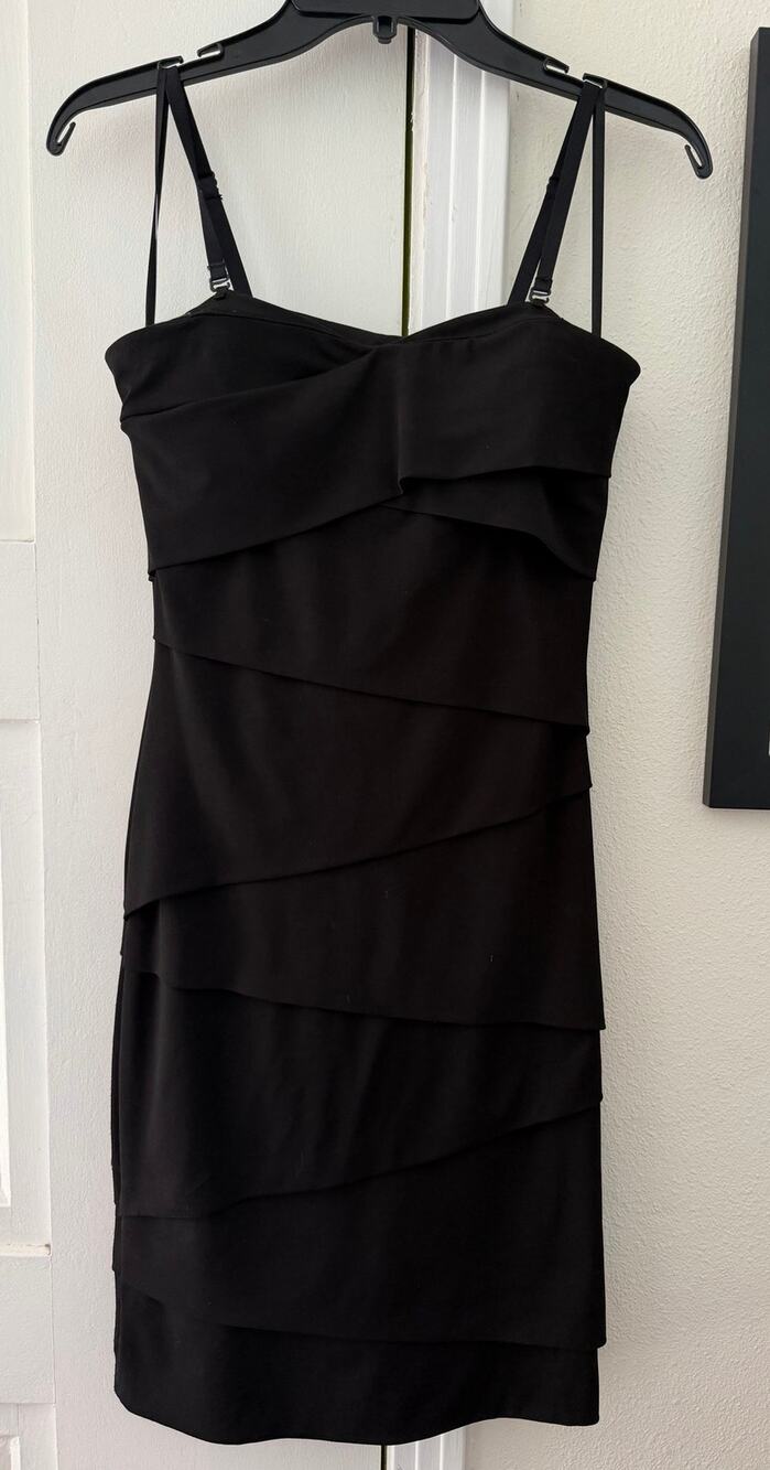 White House Black Market black mini ruffle bodycon strap or strapless dress Sz 4